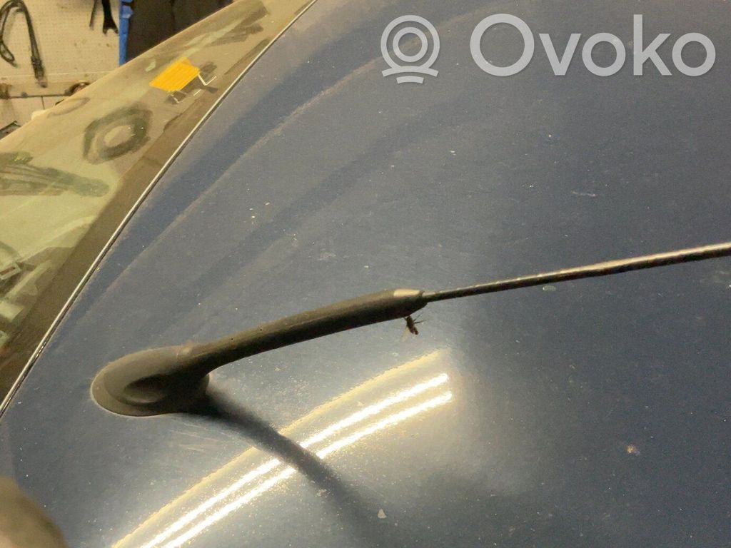 Ford Transit Custom GPS-pystyantenni 