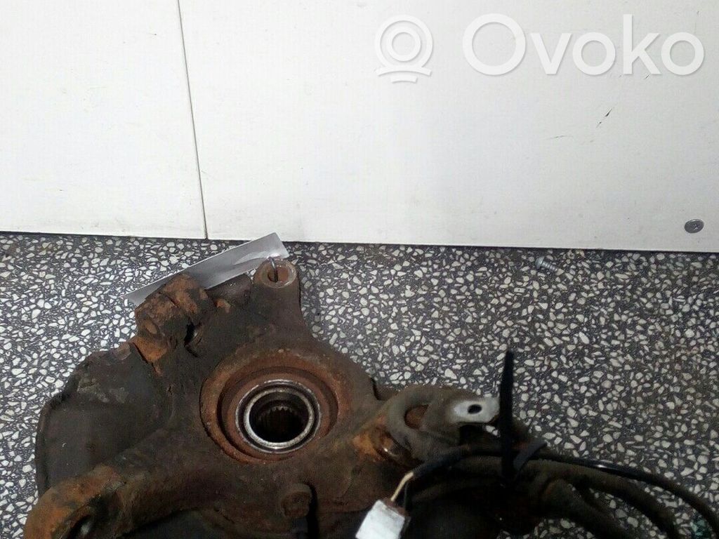 Front wheel hub spindle knuckle