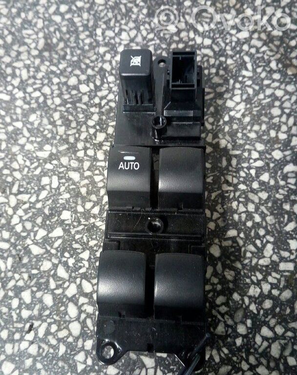Mitsubishi Space Star Electric window control switch 