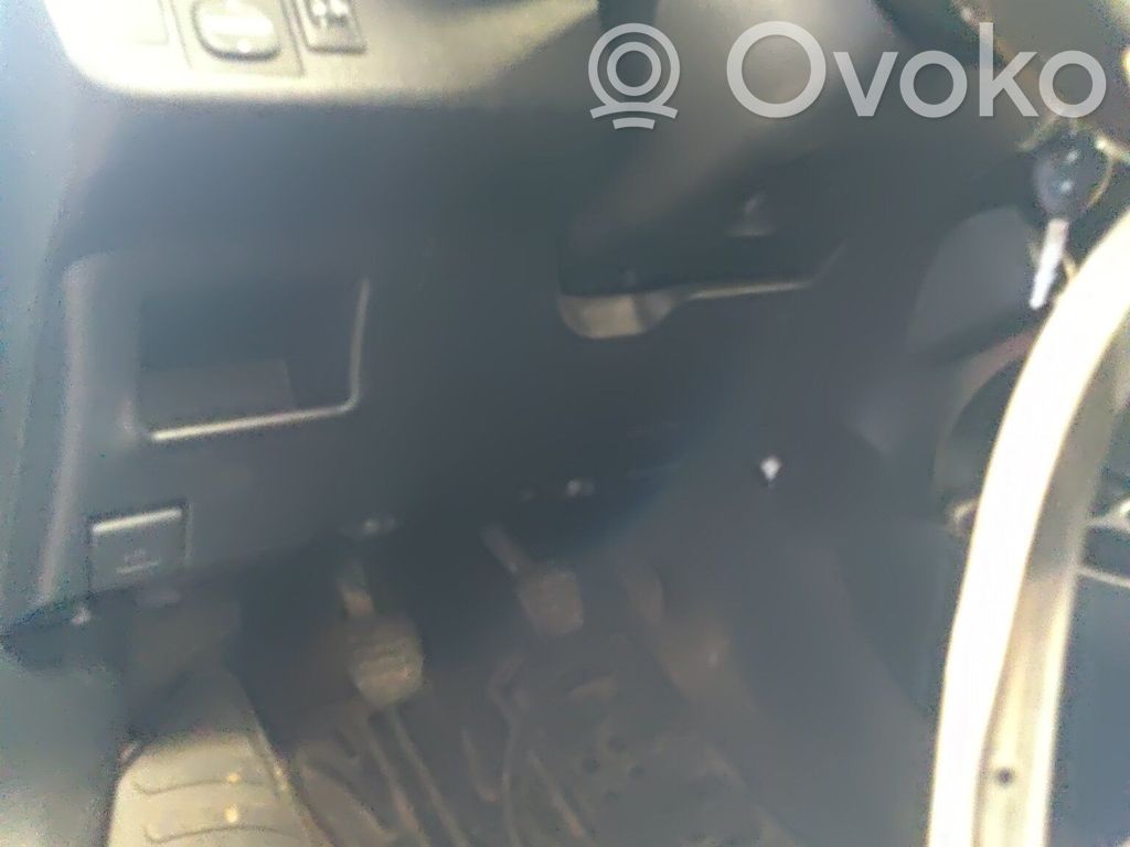Toyota Yaris Ohjauspyörän akseli 