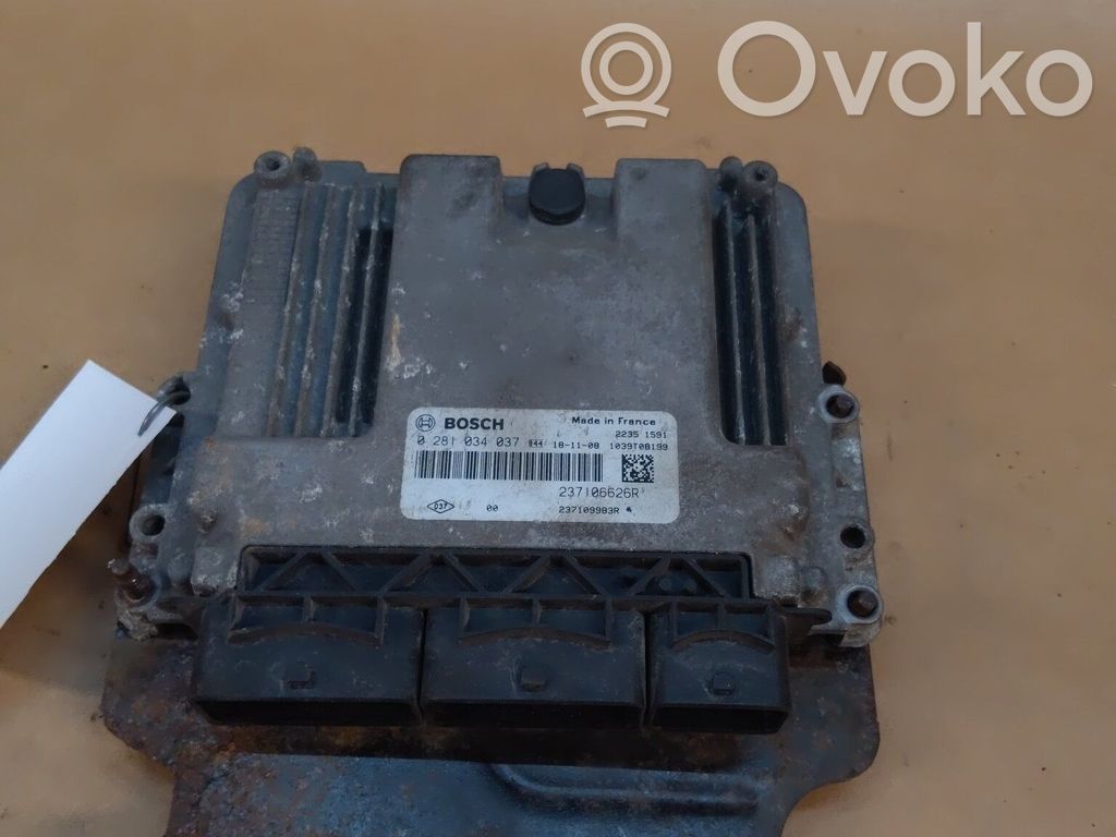 Renault Trafic III (X82) Engine control unit/module 