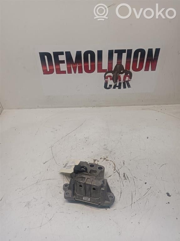 Jeep Renegade Engine mounting bracket 