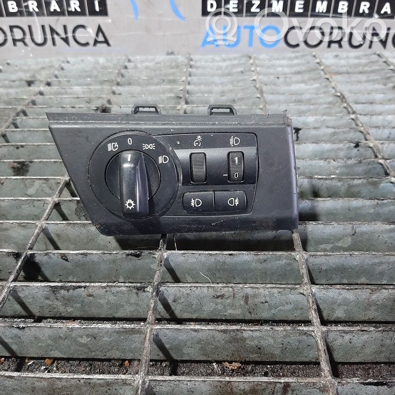 Light switch   3420276