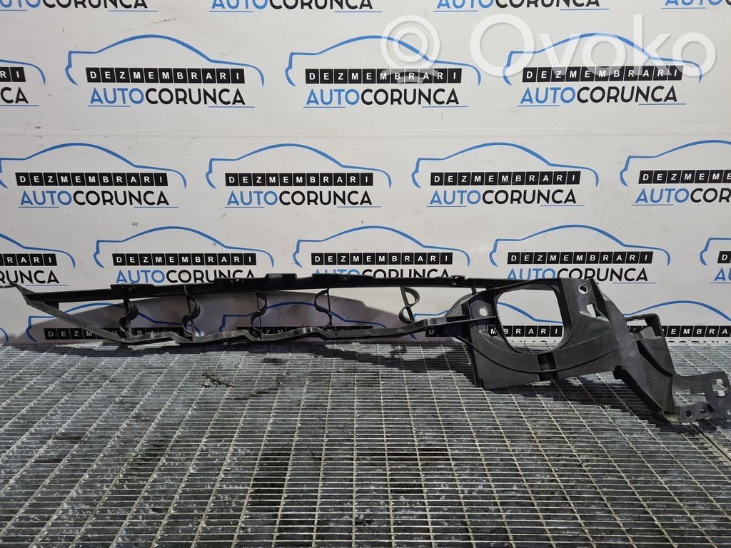 BMW X5 E70 Etupuskurin kannake 