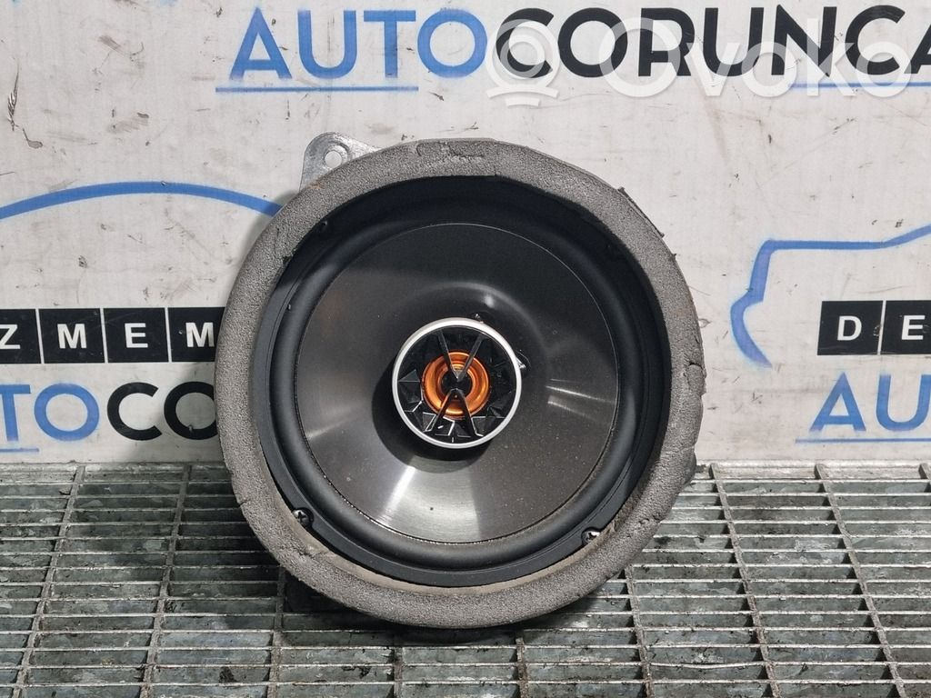 Enceinte de porte arrière