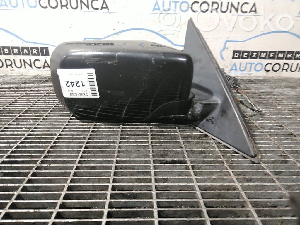 Front door electric wing mirror