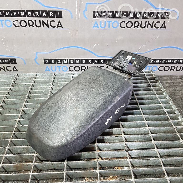 Ford Kuga I Armrest 