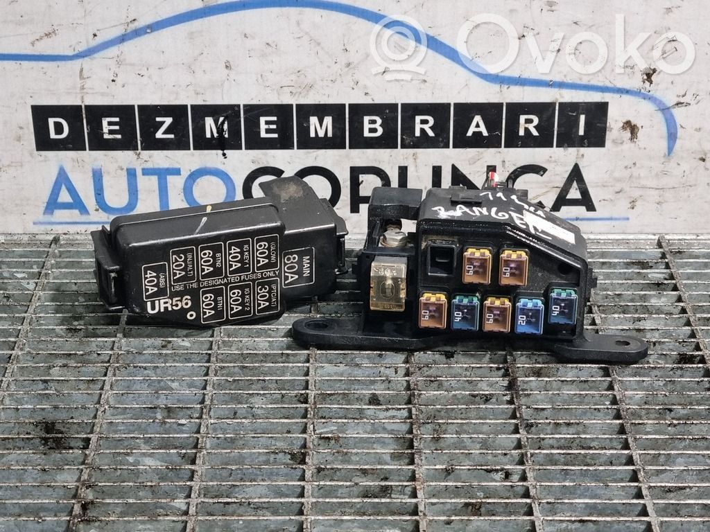 Skrzynka bezpieczników / Komplet   8253T01