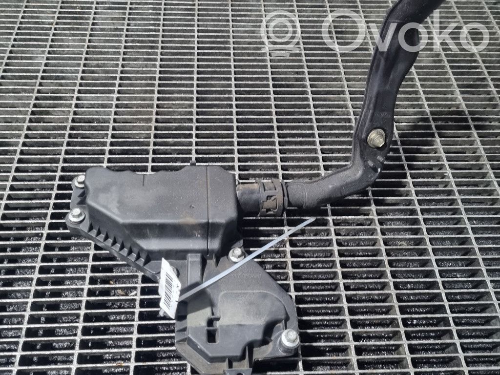 Ford Kuga II Galvutės dangtelis 