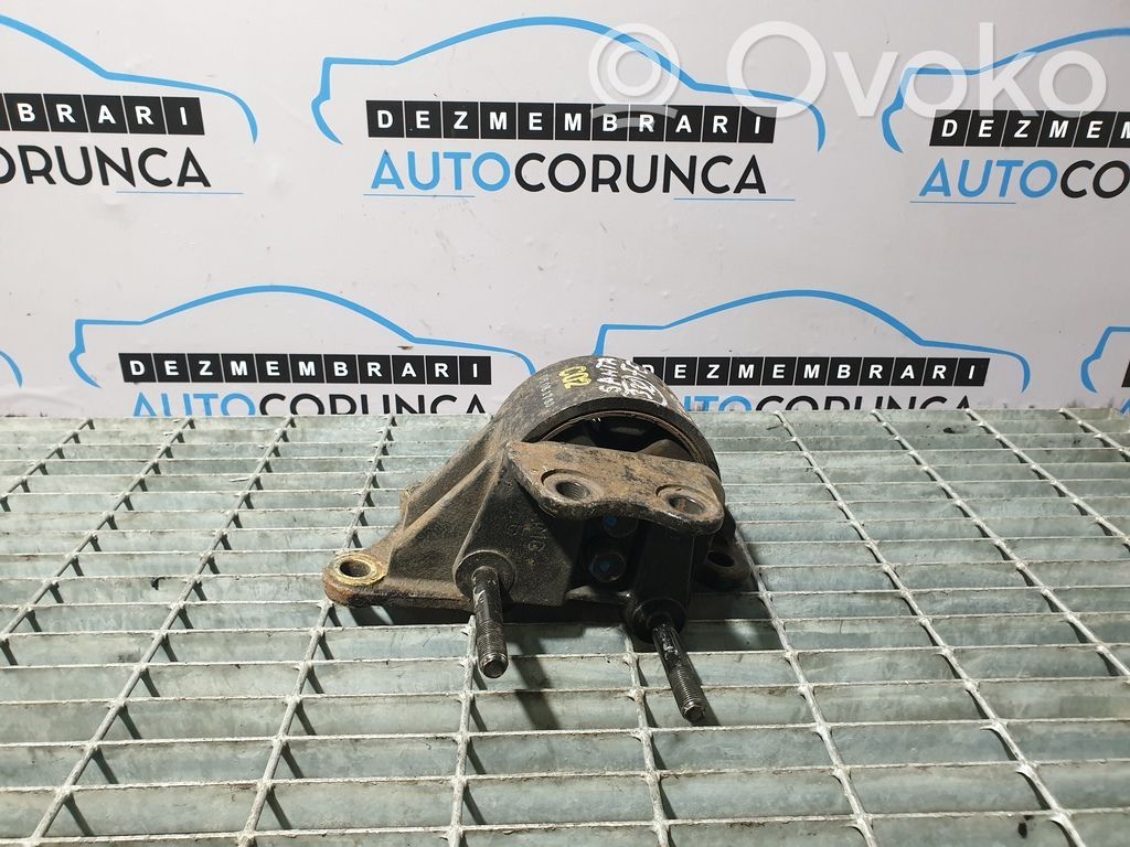 Engine mounting bracket   CUTIEDEVITEZE