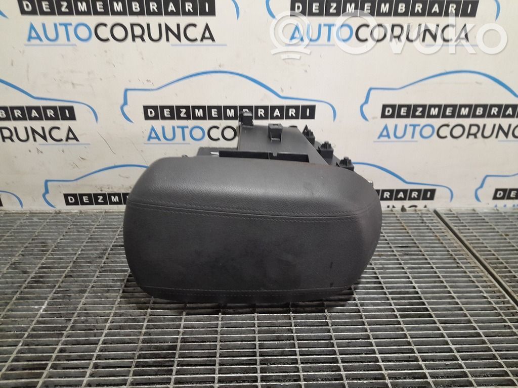 KIA Sportage Armrest 