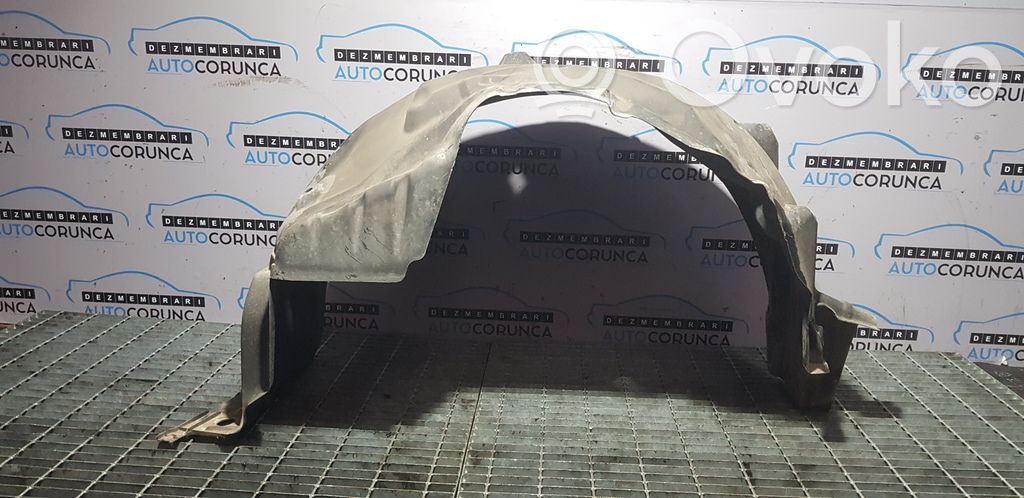Front wheel arch liner splash guards