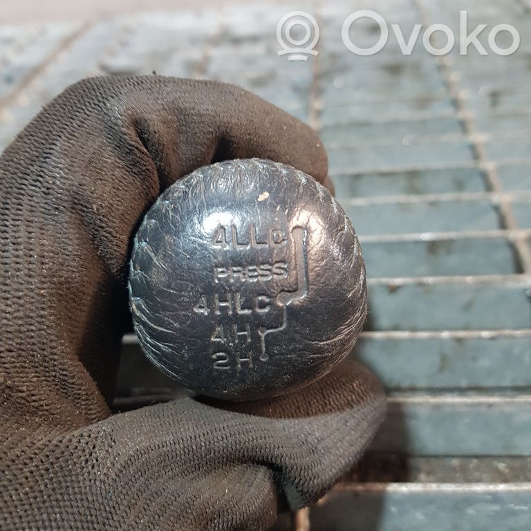 Mitsubishi L200 Gear lever shifter trim leather/knob 