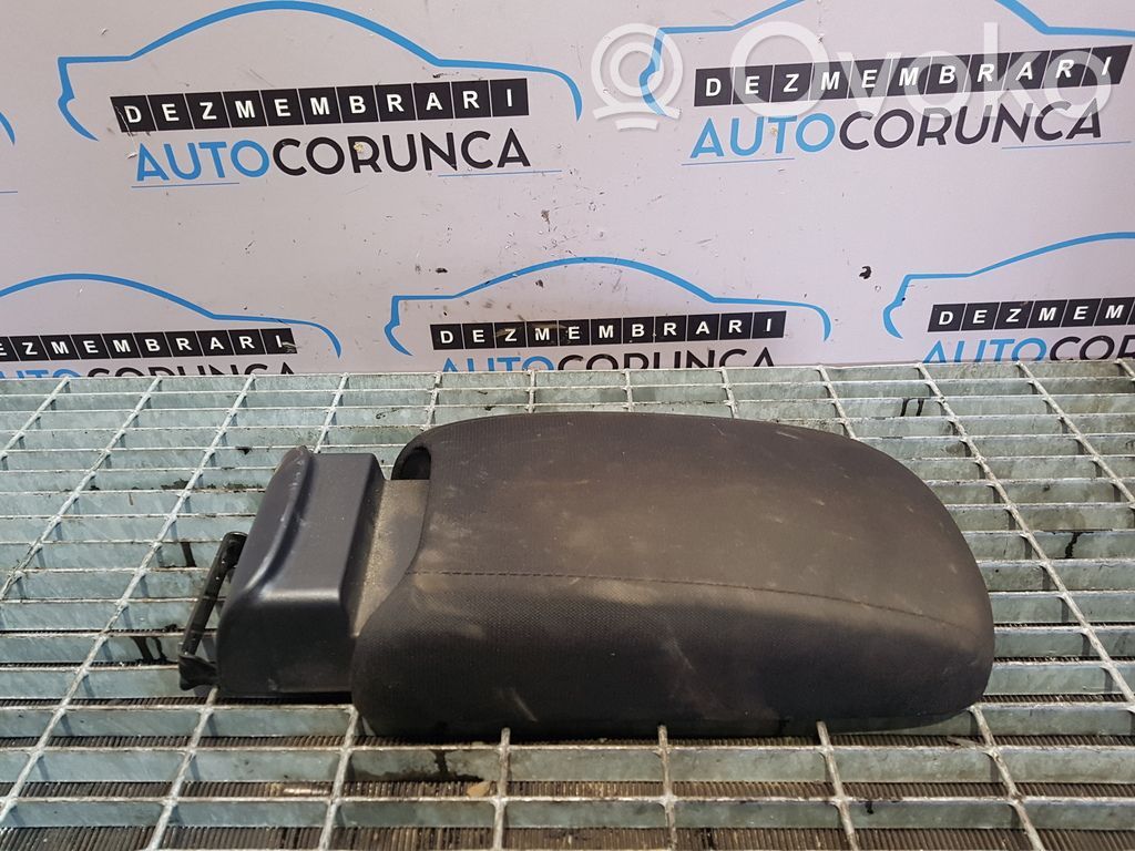 Mitsubishi Outlander Reposabrazos 
