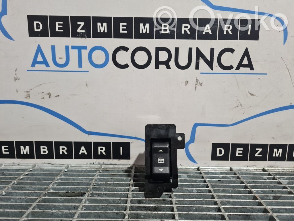 Mitsubishi L200 Interruptor del elevalunas eléctrico 