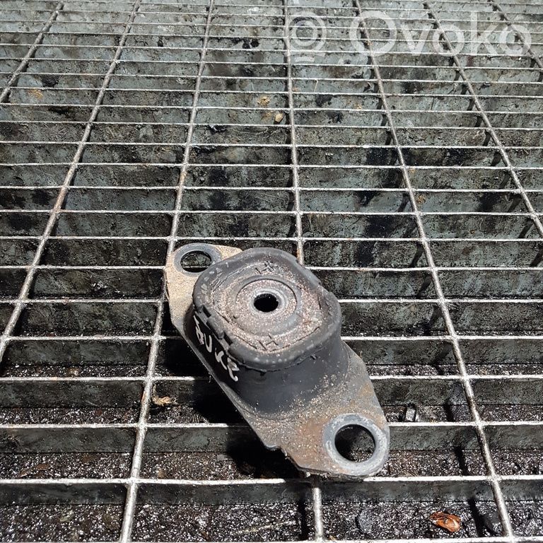 Nissan Juke I F15 Engine mounting bracket 