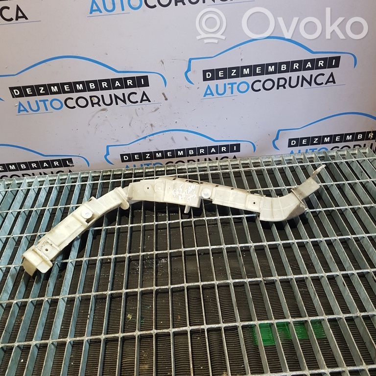 Rear bumper mounting bracket