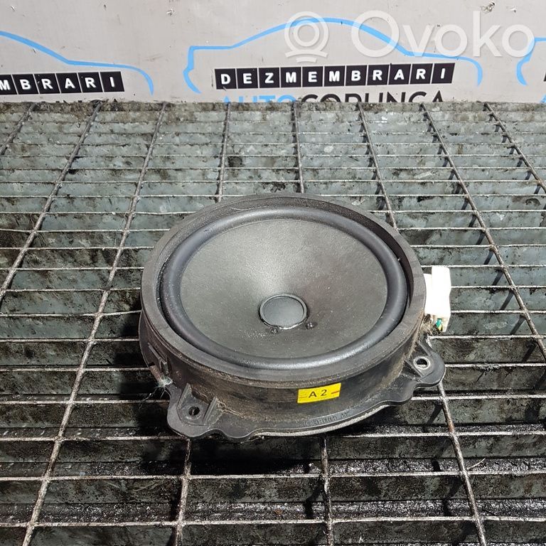 Takaoven kaiutin