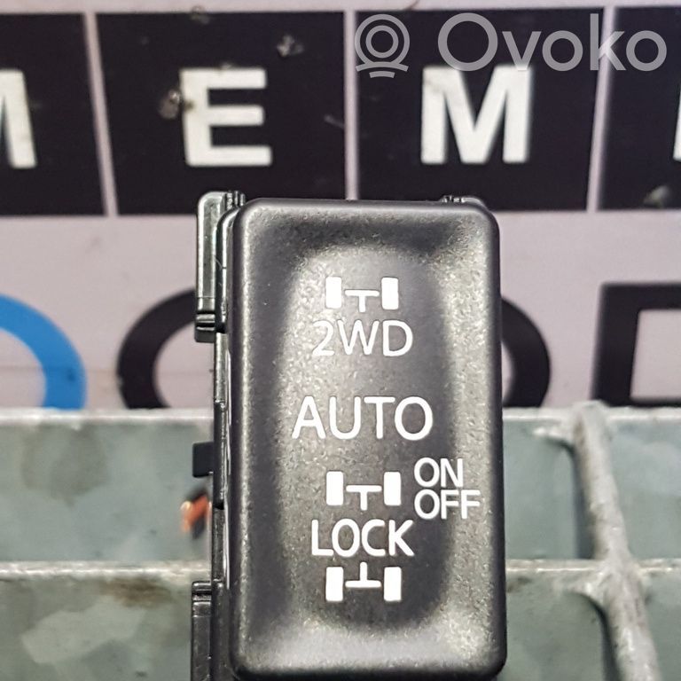 Renault Koleos I Passenger airbag on/off switch 