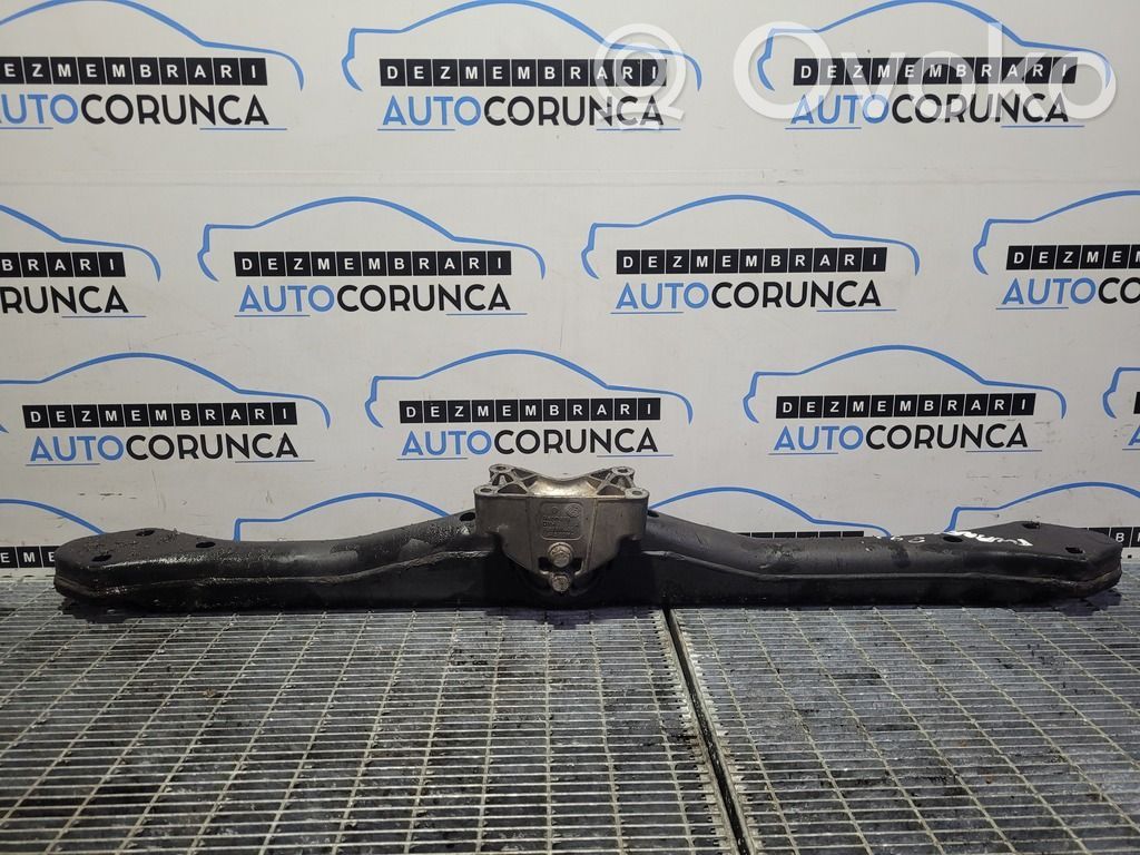 Volkswagen Touareg I Gearbox mounting bracket 
