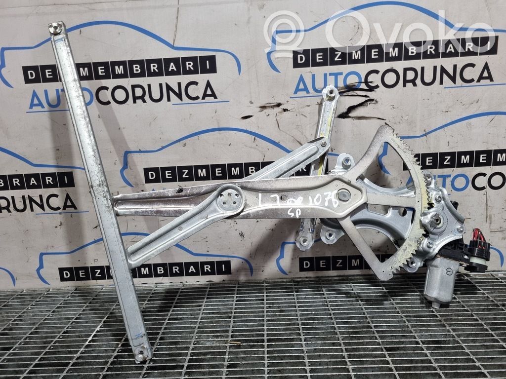 Mitsubishi L200 Regulador de puerta trasera con motor 