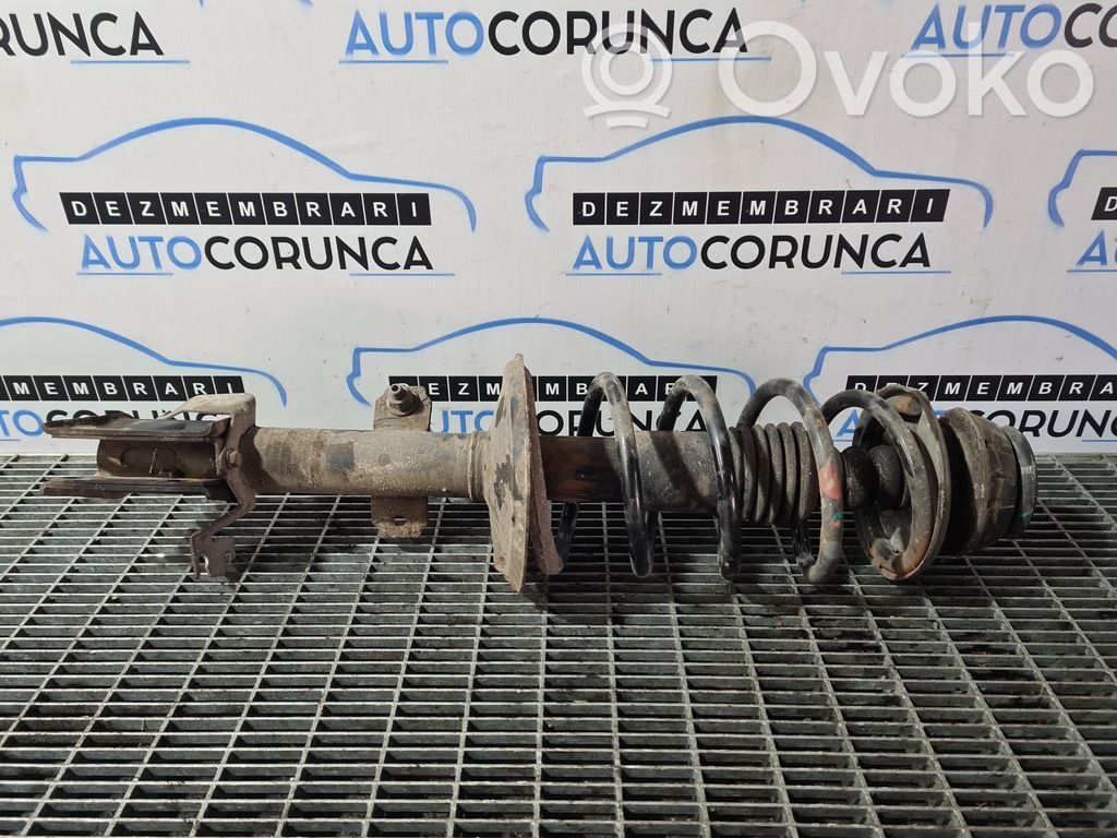 Dacia Duster Priekšpusē amortizators ar atsperi 