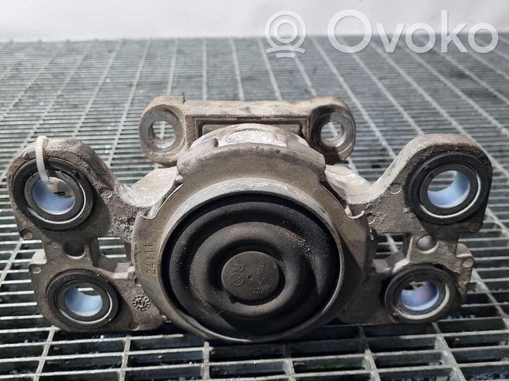 Engine mounting bracket   MOTORSTANGA