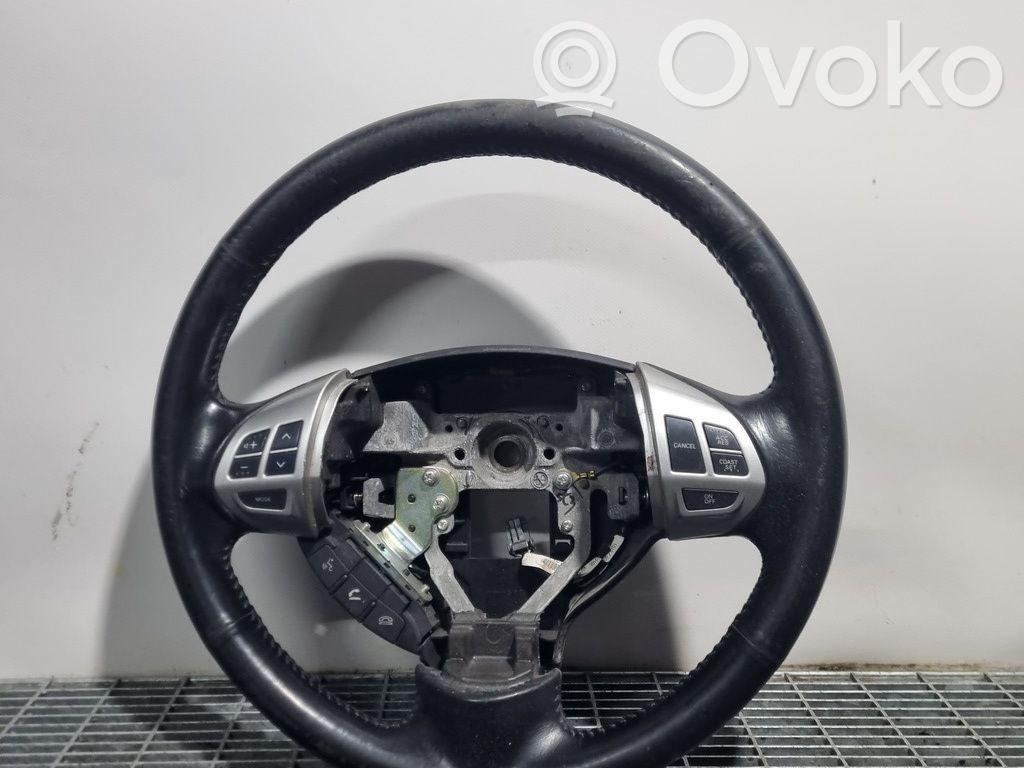 Mitsubishi Outlander Stūre 