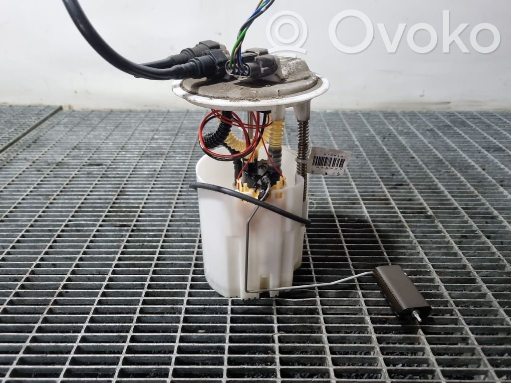 Nissan Juke I F15 Bomba interna de combustible