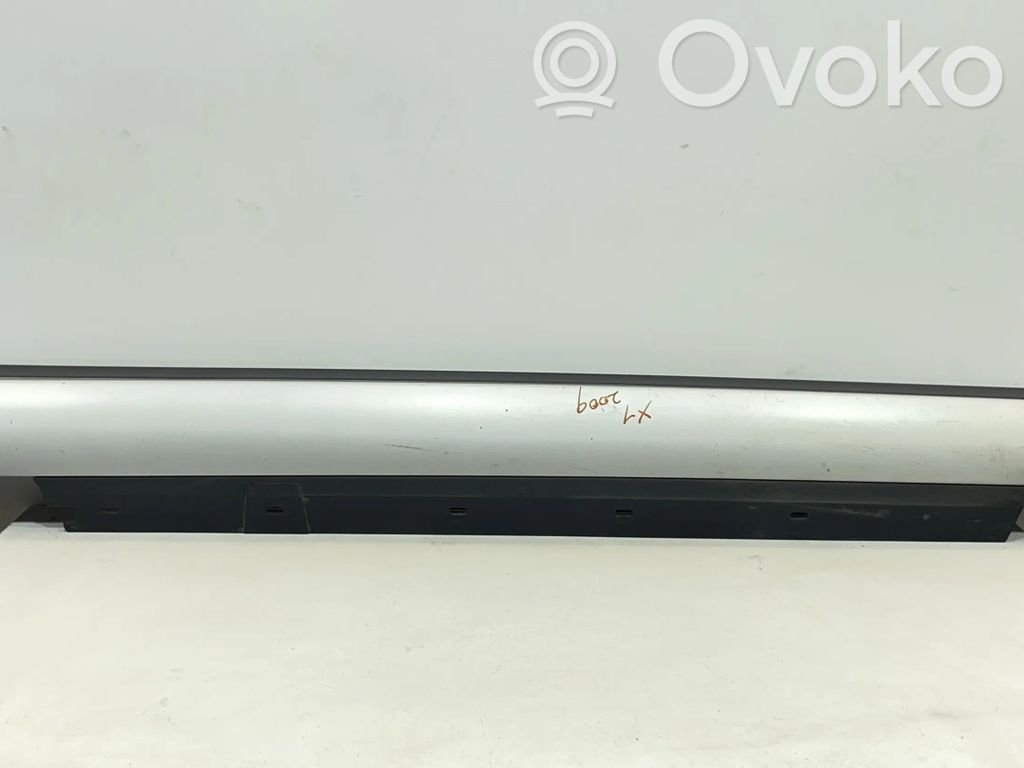 BMW X1 E84 Sill 