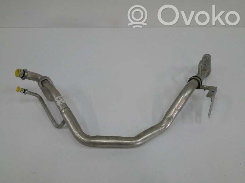 Ilmastointilaitteen putki (A/C)   924463VU0A