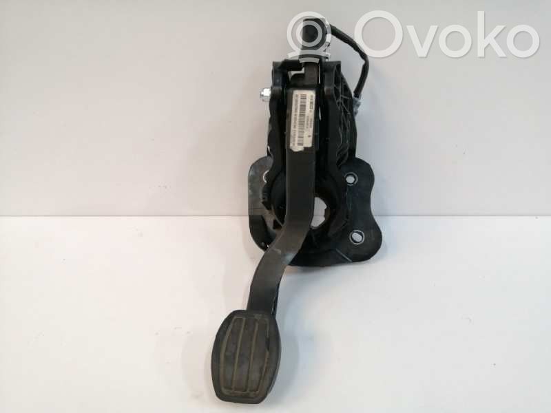 Pedal de embrague   9818902380
