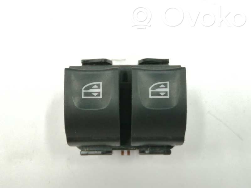 Renault Captur Interruptor del elevalunas eléctrico 