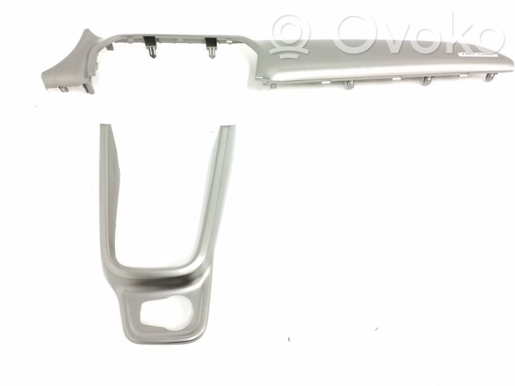 Suzuki Vitara (LY) Osłona tylnej klapy 