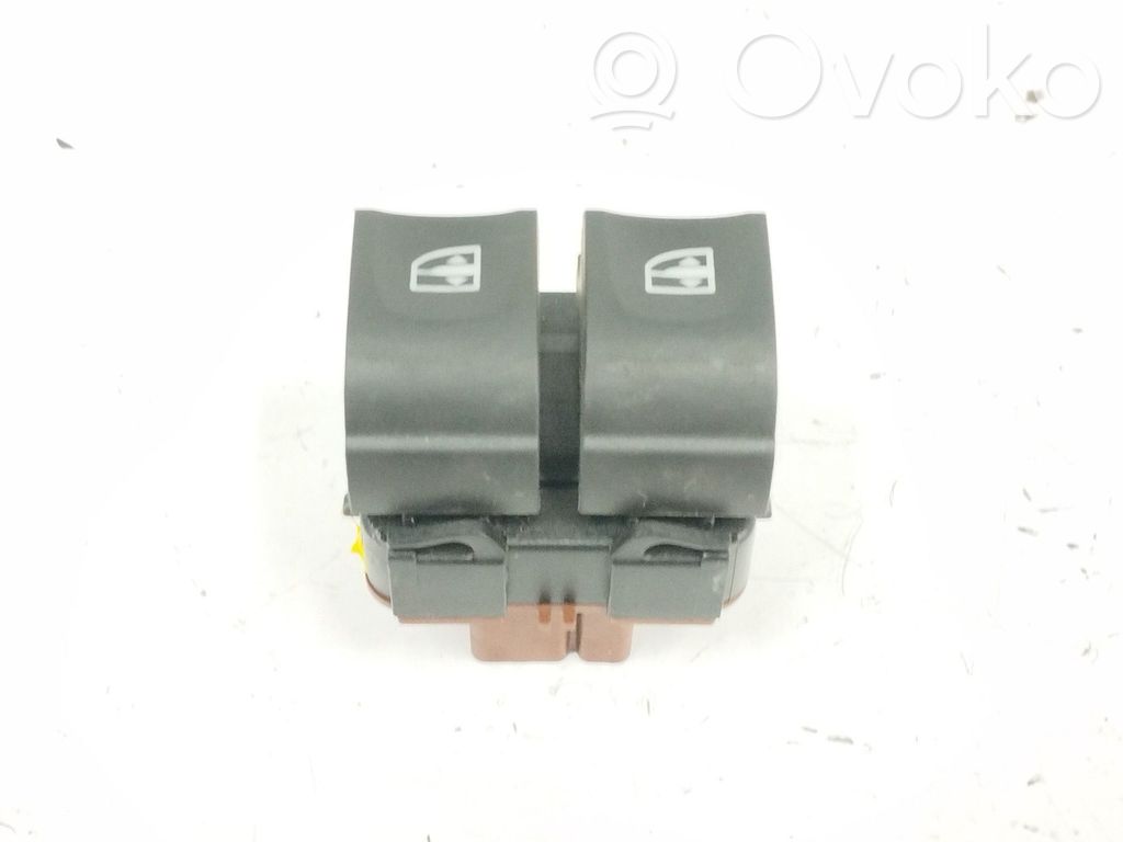 Renault Captur Interruptor del elevalunas eléctrico 