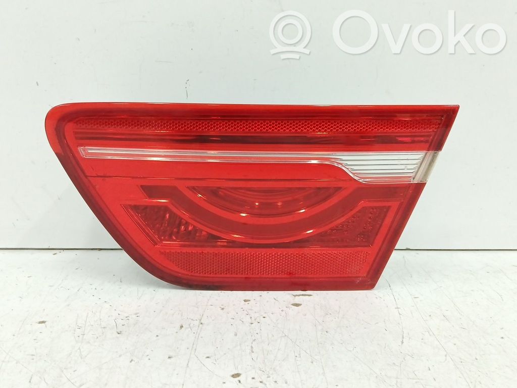Jaguar XE Luci posteriori del portellone del bagagliaio 