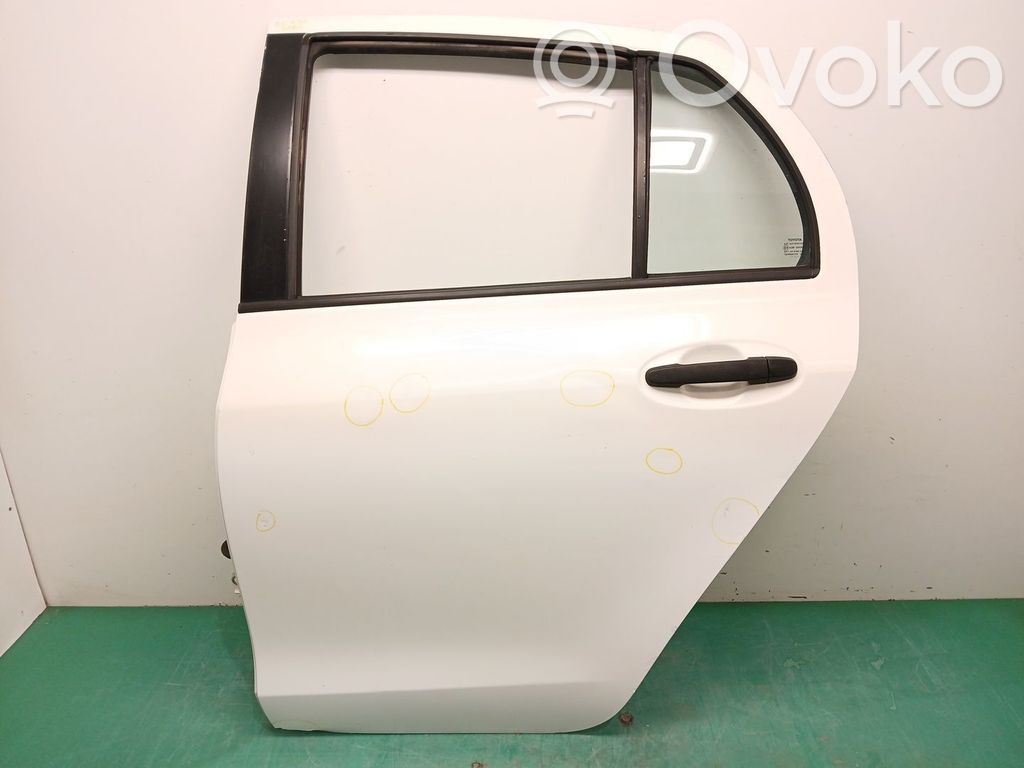 Puerta trasera   670040D110