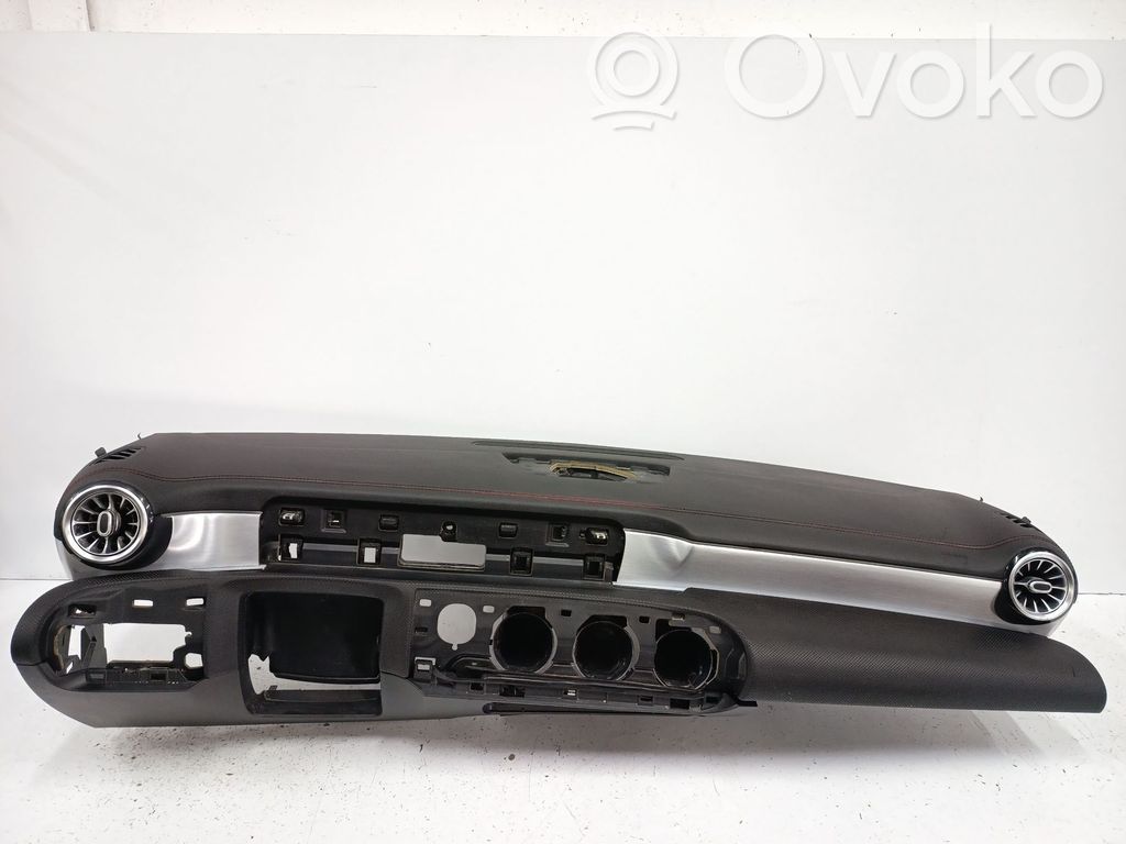 Deska rozdzielcza   YFAI3307929,A1776806302,A17768063023