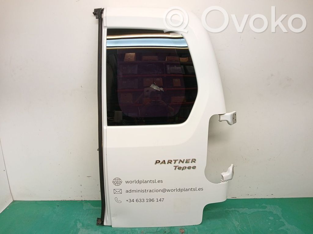Tailgate/trunk/boot lid   8703E4