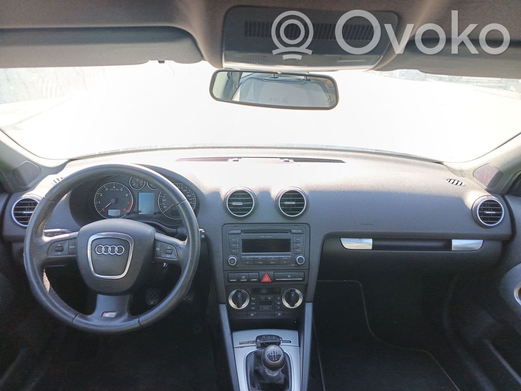 Панель   8P1857003D,8P0880201AL
