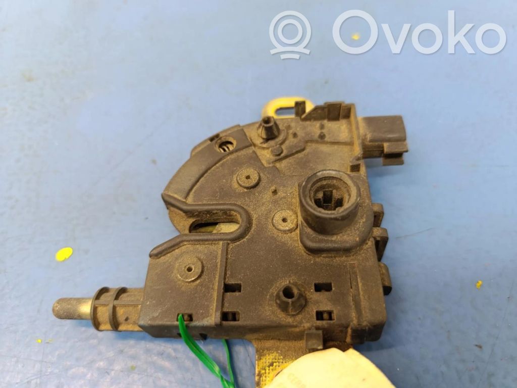Ford Focus Tie down hook / loop 