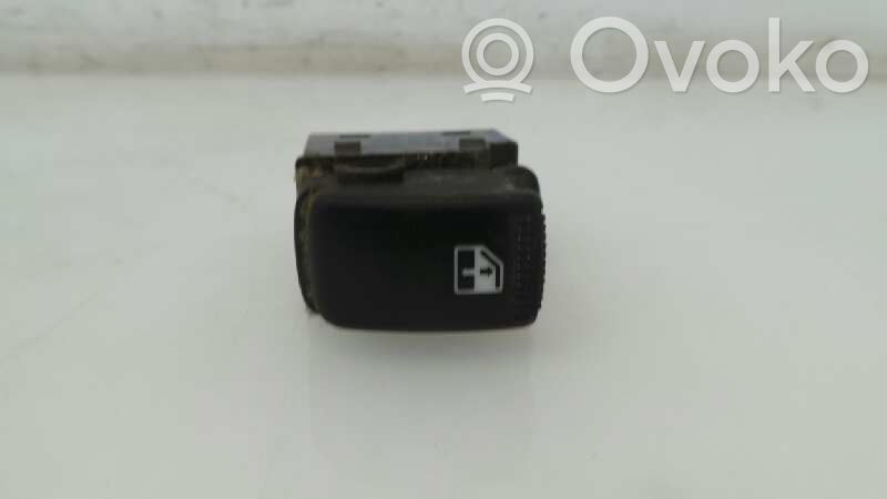 KIA Carens I Interruptor del elevalunas eléctrico 
