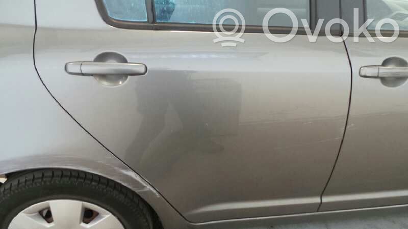 Suzuki Swift I Puerta trasera 