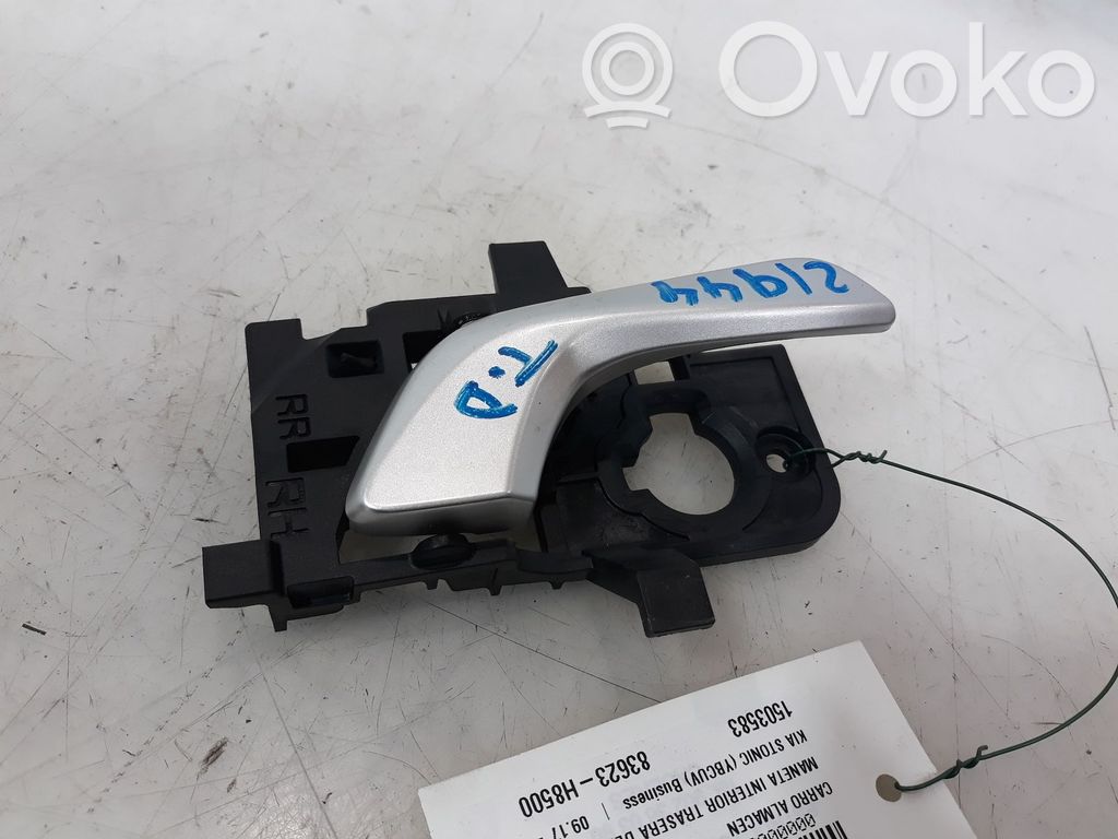 KIA Stonic Manecilla interna puerta trasera 