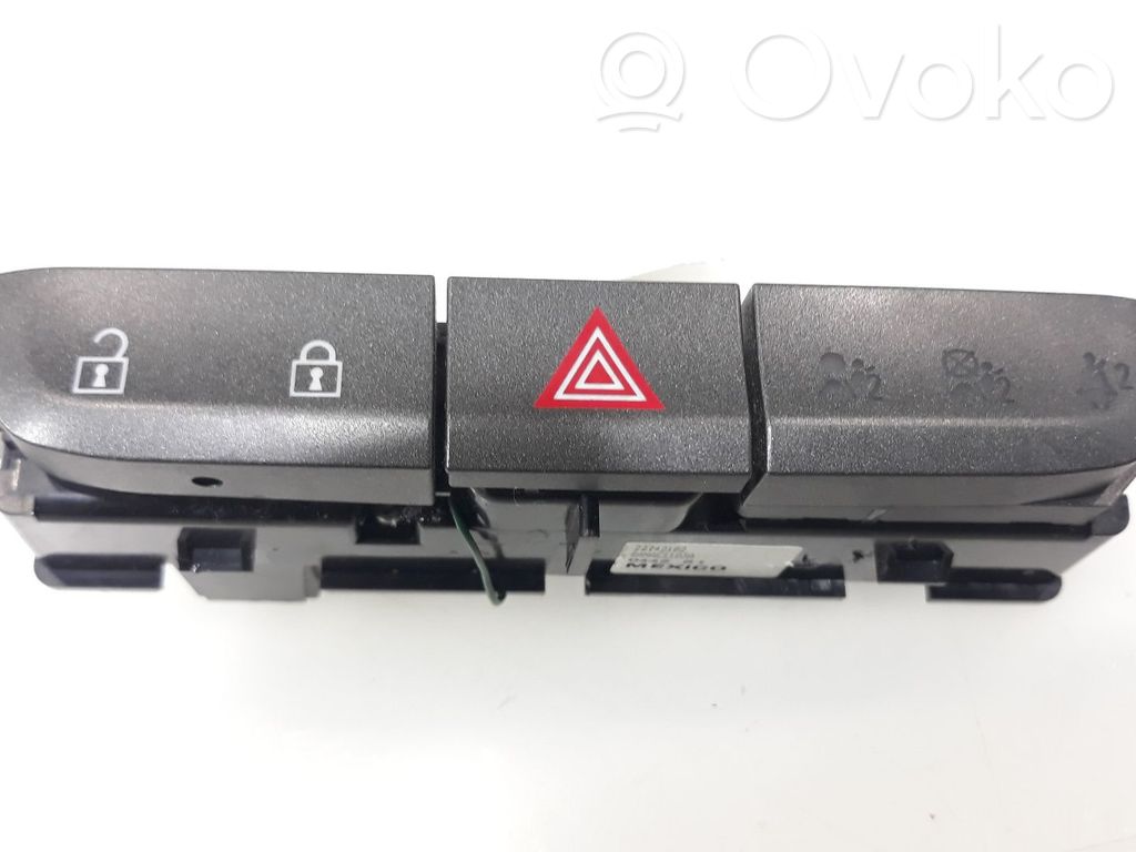 Chevrolet Malibu Botón interruptor de luz de peligro 