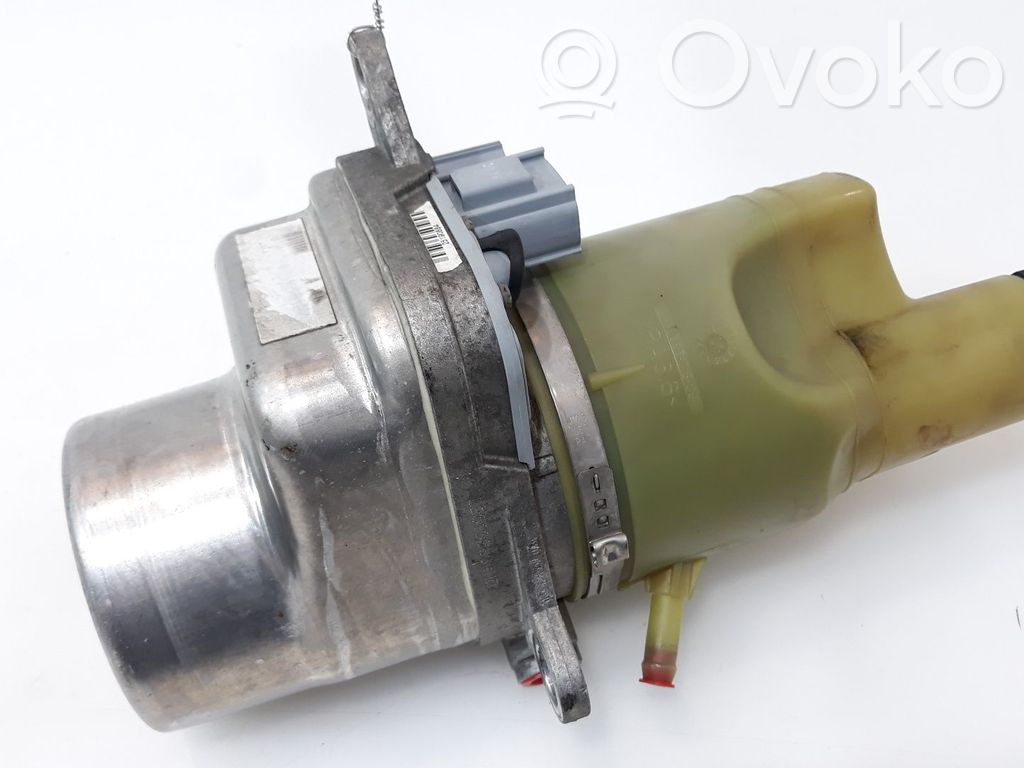 Volvo C30 Ohjaustehostimen pumppu 