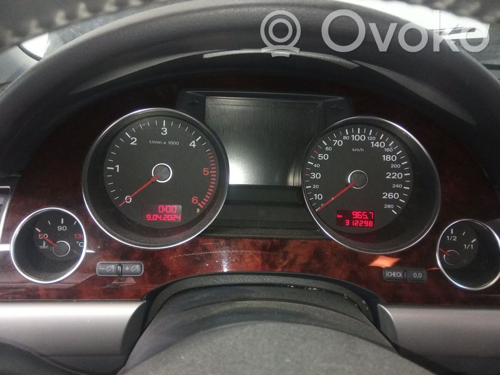 Audi A8 S8 D3 4E Nopeusmittari (mittaristo) 