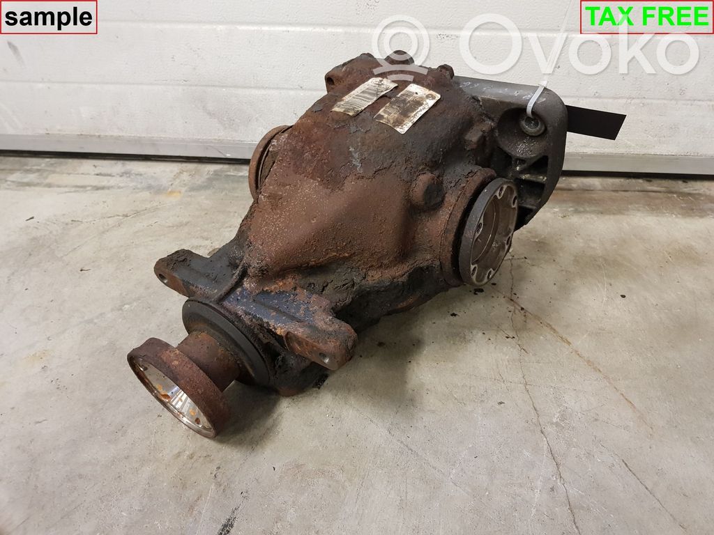 BMW 7 E65 E66 Aizmugurējais reduktors 