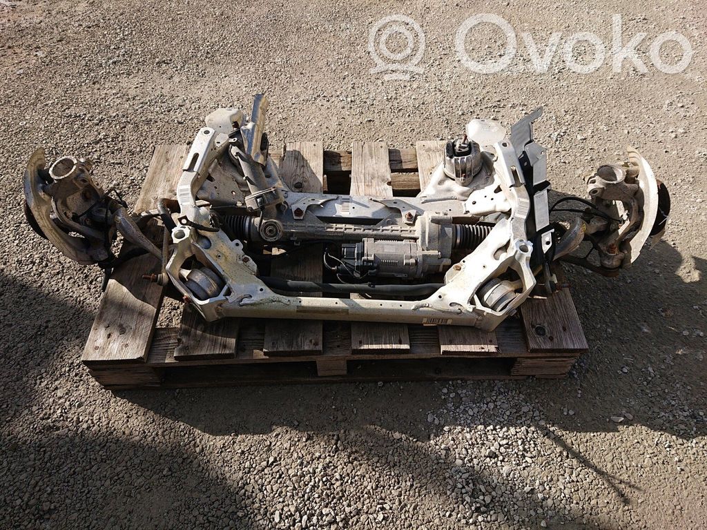 Priekšējais tilts   6785639,31116785693,31116785639,4039260,6767178,6774591,6777716,6780846,6785639,6785693