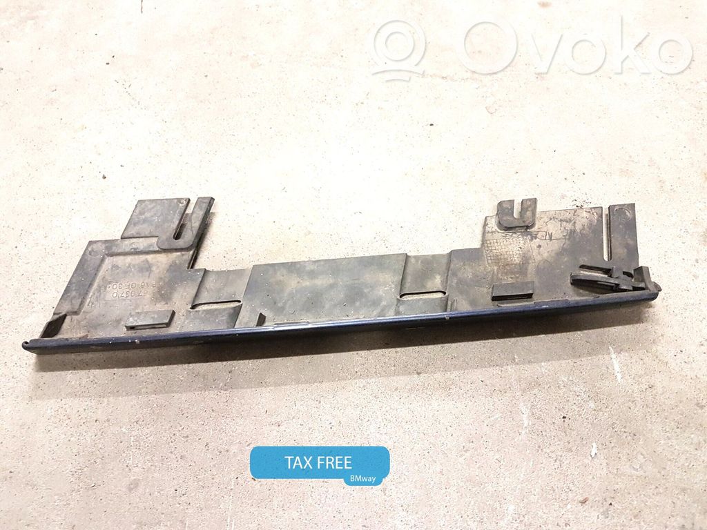 BMW 7 E38 Moulure sous phares 